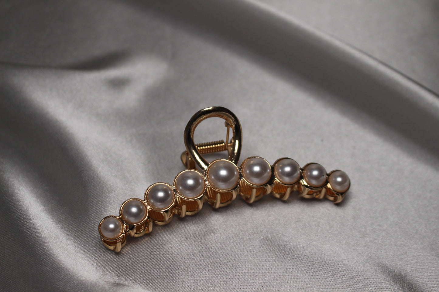 Seleny Pearl Embellished Claw Clip